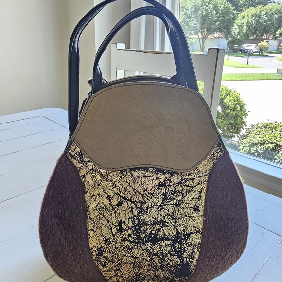 Whimsical Owl Shoulder Bag Brown and Gold - Picture 3 of 7